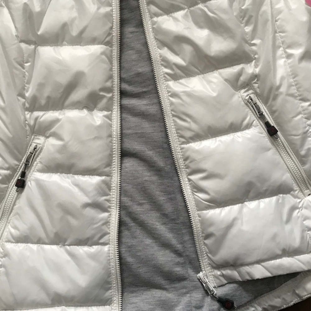 Hooded White Puffer Vest Sz Small - Picture 6 of 7